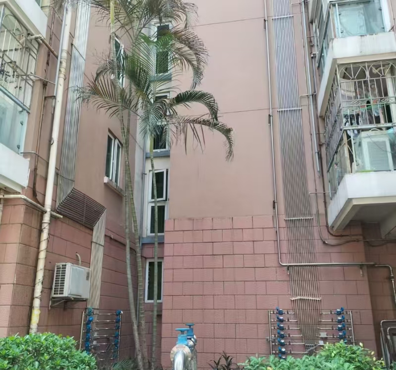 与其他类型的水管相比，不锈钢水管的使用寿命长多少？