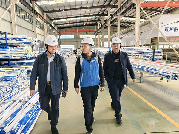 寻找实力不锈钢管生产厂家？某项目领导视察旺坤工厂连连称赞！